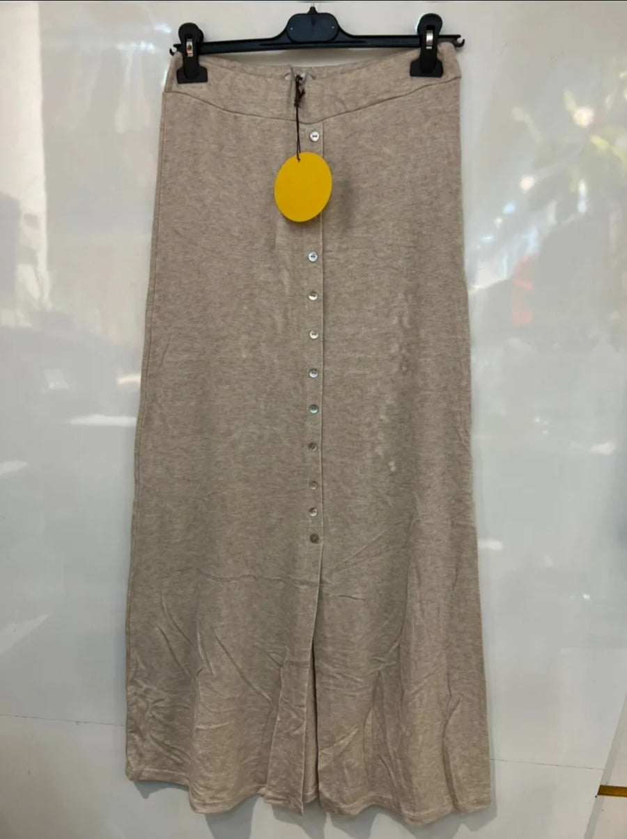 Button knit skirt